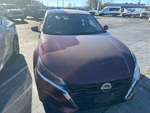 Used 2023 Nissan Altima 2.5 SV image 4