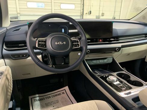 New 2026 Kia Carnival SX image 4