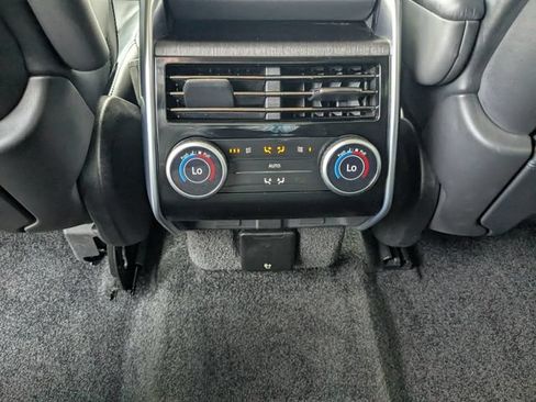 Used 2025 Land Rover Range Rover Long Wheelbase SE AWD/4WD image 13