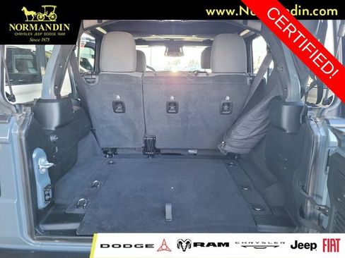 Certified 2025 Jeep Wrangler Unlimited Rubicon w/ Convenience Group AWD/4WD image 19