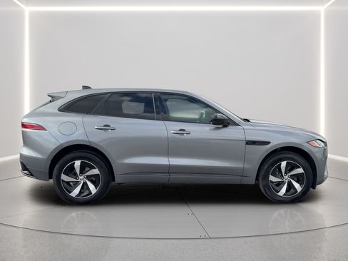 Used 2025 Jaguar F-PACE R-Dynamic S AWD/4WD image 37