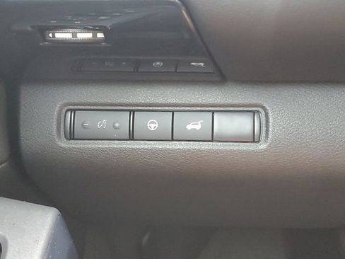Used 2025 Nissan Pathfinder SV w/ SV Premium Package FWD image 35