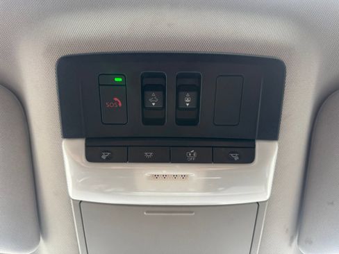 Used 2022 Nissan Pathfinder SL w/ SL Premium Package FWD image 27