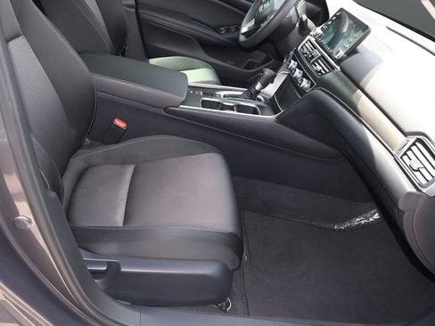 Used 2020 Honda Accord LX image 18