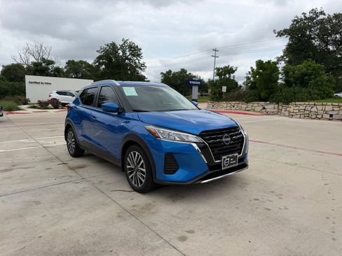 Used 2024 Nissan Kicks SV FWD image 7