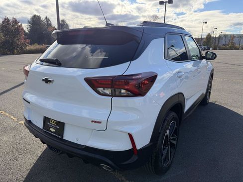 Used 2022 Chevrolet TrailBlazer RS w/ Sun and Liftgate Package image 7