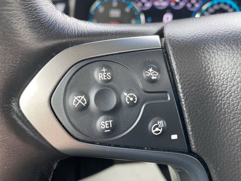 Used 2018 Chevrolet Suburban Premier image 35