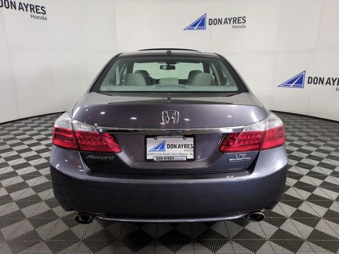 Used 2015 Honda Accord Touring image 4