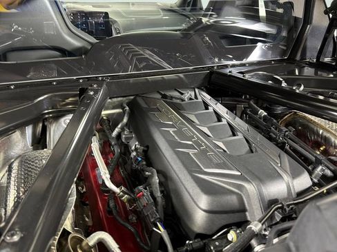 Used 2025 Chevrolet Corvette Stingray Coupe w/ 1LT RWD image 27