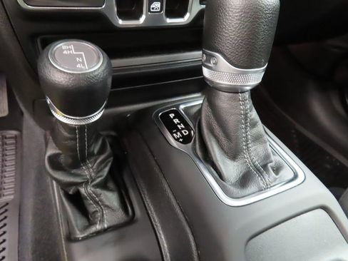 Used 2024 Jeep Wrangler Unlimited Sahara w/ Technology Group AWD/4WD image 59