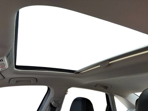 Certified 2024 Volkswagen Jetta SE FWD image 23