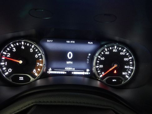 Used 2023 Jeep Renegade Trailhawk AWD/4WD image 30