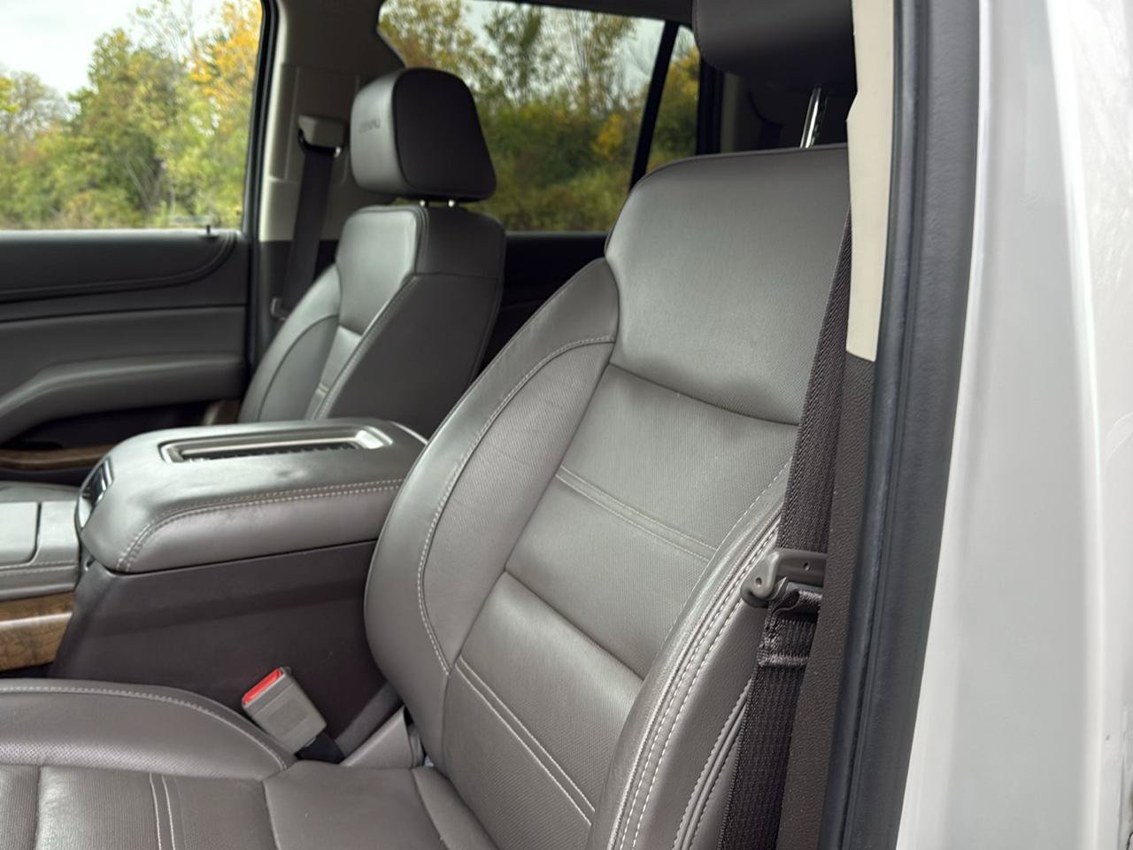 Used 2019 GMC Yukon Denali w/ Denali Ultimate Package AWD/4WD image 18