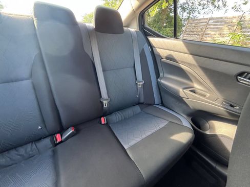Used 2025 Nissan Versa SV FWD image 36