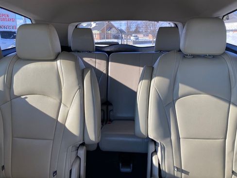 Used 2021 Buick Enclave Essence image 28