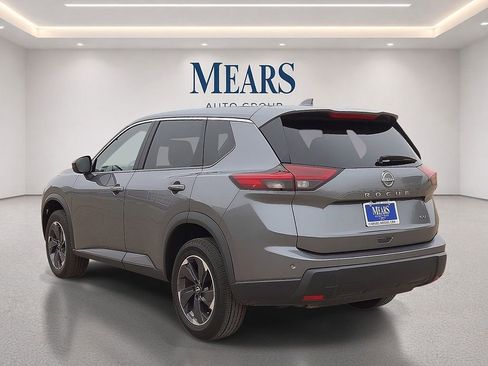 Used 2024 Nissan Rogue SV FWD image 3