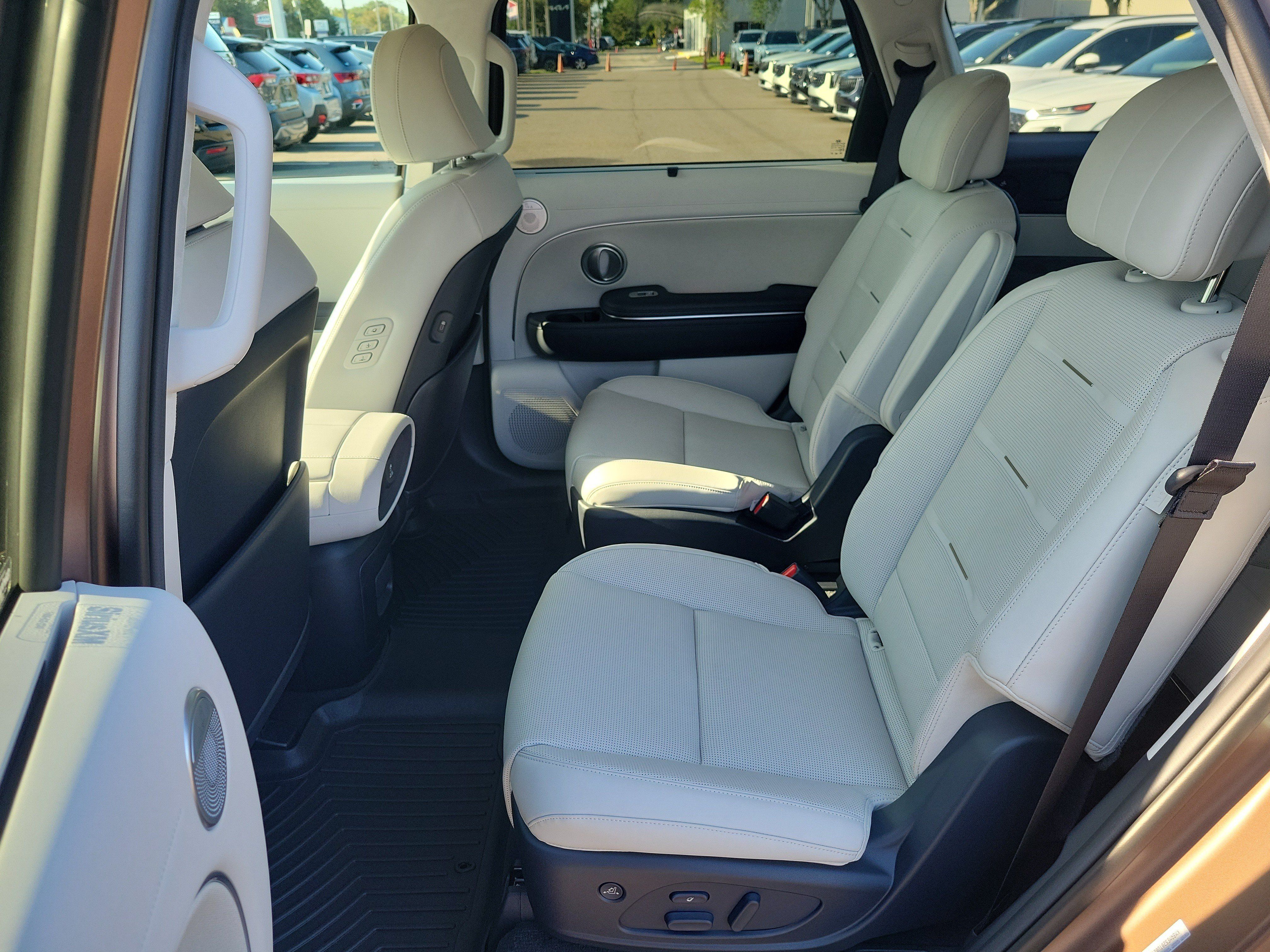 Used 2026 Hyundai Palisade Calligraphy AWD/4WD image 14