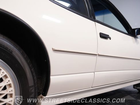 Used 1989 Oldsmobile Toronado Trofeo FWD image 23