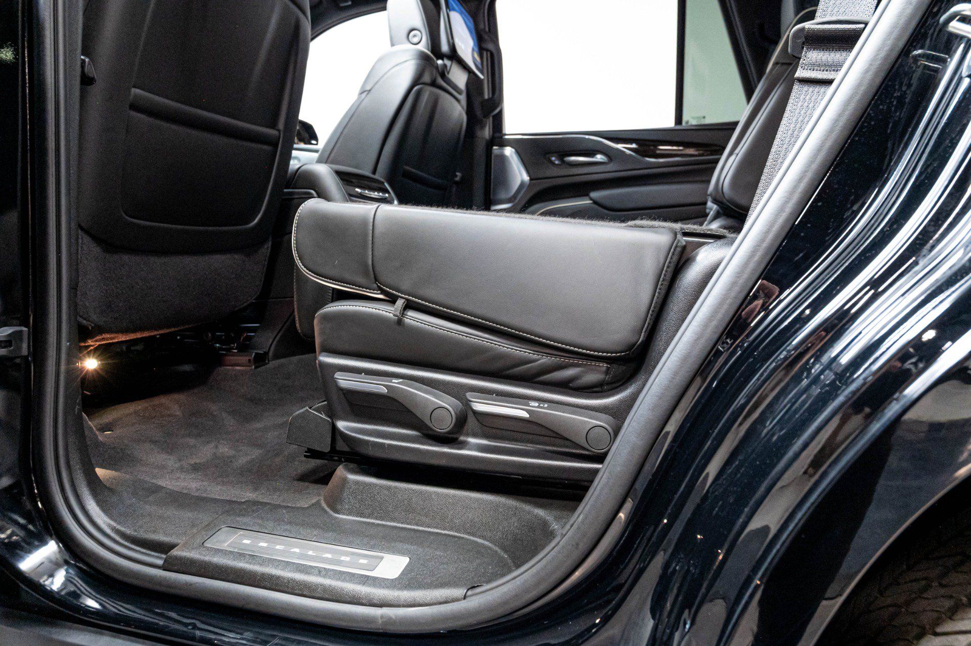 Used 2024 Cadillac Escalade Sport Platinum AWD/4WD image 40
