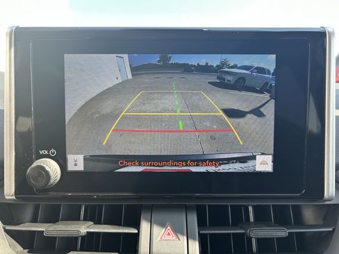 Certified 2025 Toyota RAV4 LE AWD/4WD image 27