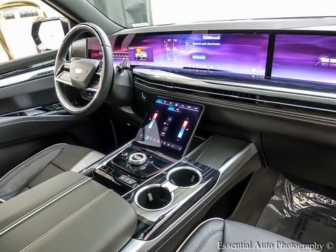 Certified 2025 Cadillac Escalade Sport w/ LPO, ONYX Package image 28