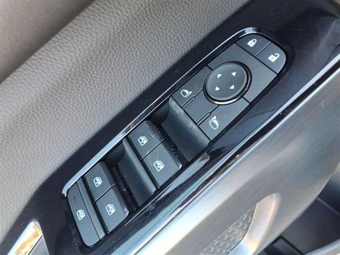 New 2026 Nissan Pathfinder SL w/ SL Premium Package image 17