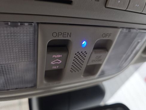 Used 2016 Honda Odyssey Touring Elite image 41