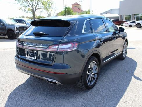 Used 2023 Lincoln Nautilus Reserve image 9