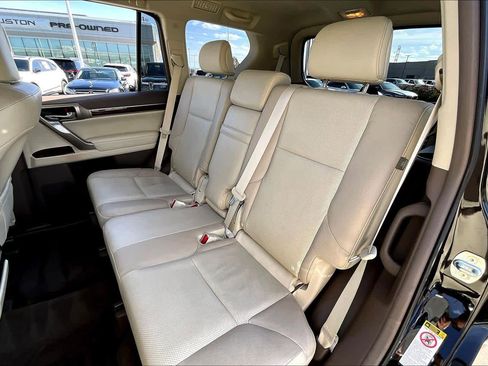 Used 2015 Lexus GX 460 image 17