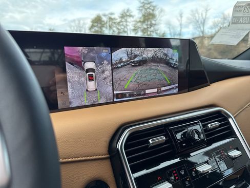 New 2026 Nissan Armada SL w/ Captain's Chari Seat Package image 10