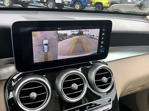 Used 2020 Mercedes-Benz GLC 300 image 12