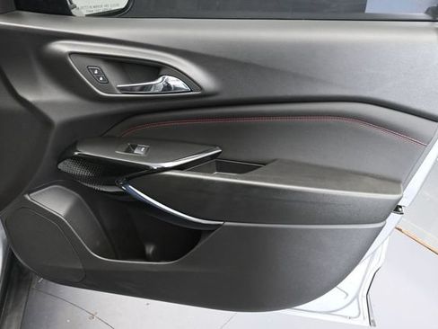 Used 2025 Chevrolet Trax RS w/ Driver Confidence Package FWD image 33
