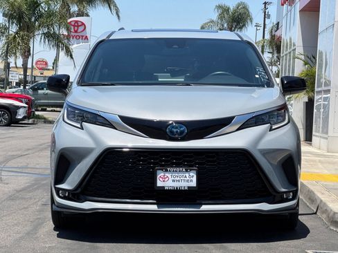 Certified 2023 Toyota Sienna XSE w/ XSE Plus Package FWD image 11