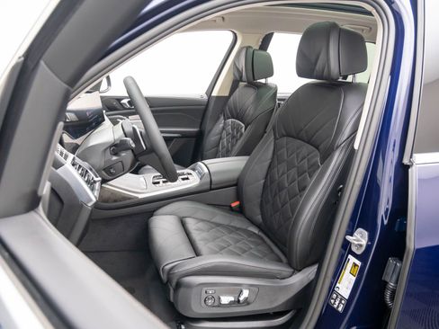 New 2026 BMW X7 xDrive40i w/ Premium Package image 16