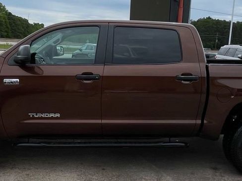 Used 2016 Toyota Tundra SR5 AWD/4WD image 8