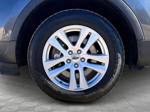 Used 2019 Ford Explorer XLT w/ Equipment Group 202A image 9