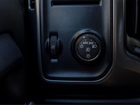 Used 2018 Chevrolet Silverado 1500 LT w/ All Star Edition image 44