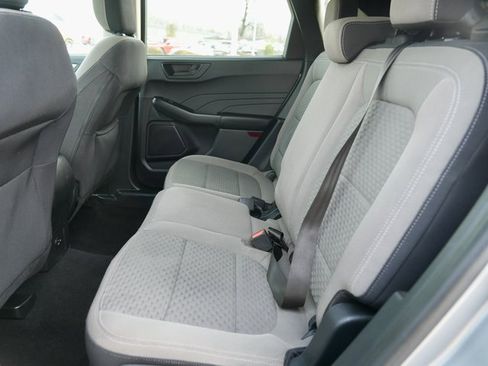 Used 2022 Ford Escape SE image 11