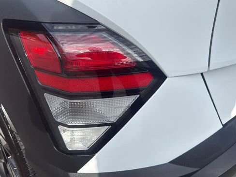Used 2024 Hyundai Kona SEL AWD/4WD image 28