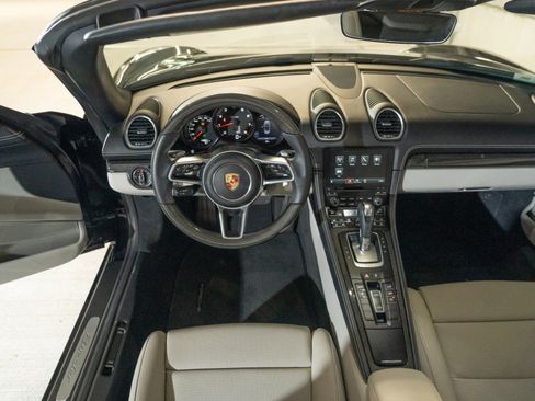 Certified 2023 Porsche 718 Boxster RWD image 21