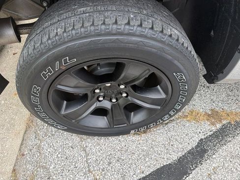 Used 2023 RAM 1500 Big Horn AWD/4WD image 12