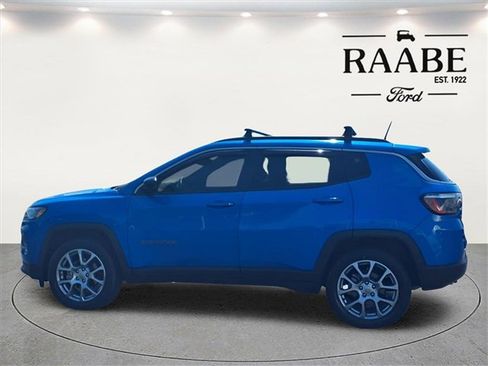 Used 2022 Jeep Compass Latitude image 4