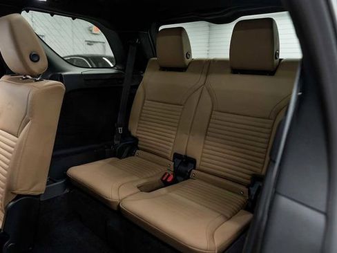 Used 2023 Land Rover Discovery S R-Dynamic image 18