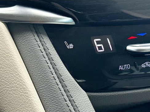 Used 2022 Cadillac XT6 Premium Luxury FWD image 22