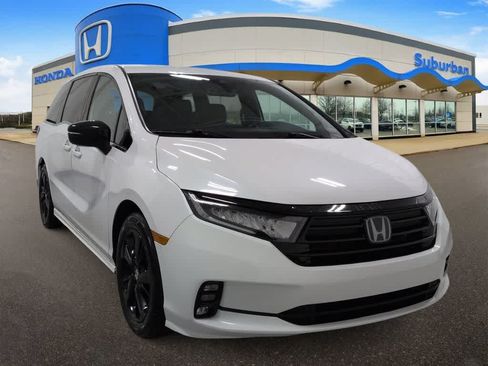 Used 2024 Honda Odyssey Sport image 2