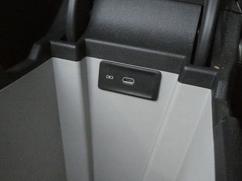 Used 2024 Volkswagen Jetta SEL image 19