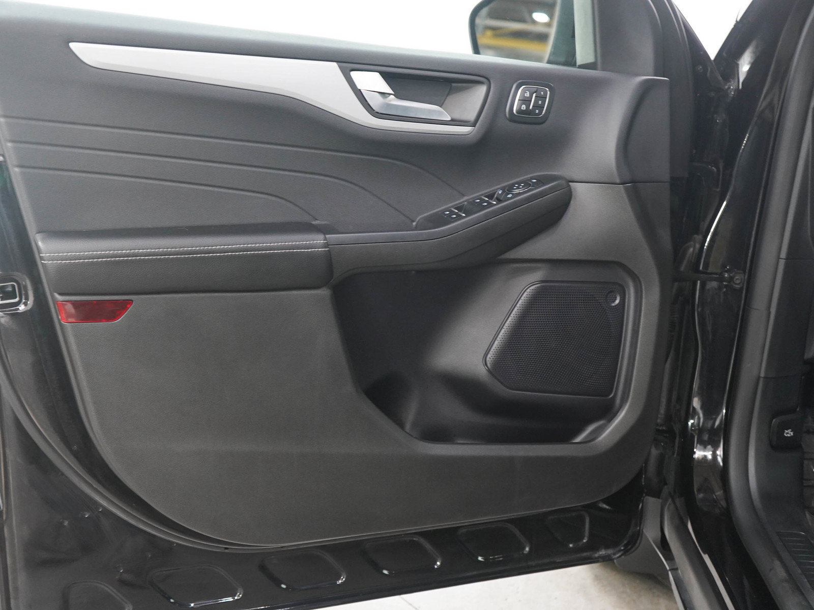 Used 2024 Ford Escape Platinum AWD/4WD image 19