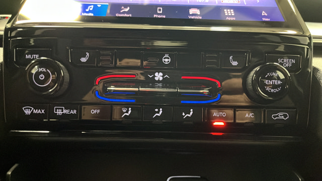 Used 2024 Jeep Grand Cherokee L Limited AWD/4WD image 18