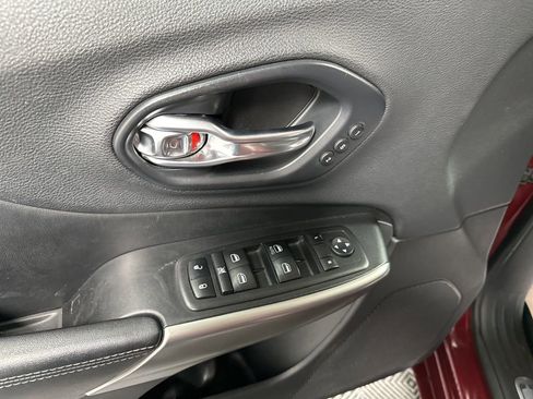 Used 2019 Jeep Cherokee High Altitude image 14