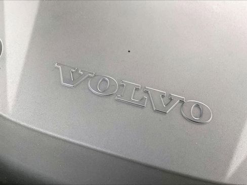 Used 2021 Volvo XC40 T5 R-Design w/ Advanced Package image 35